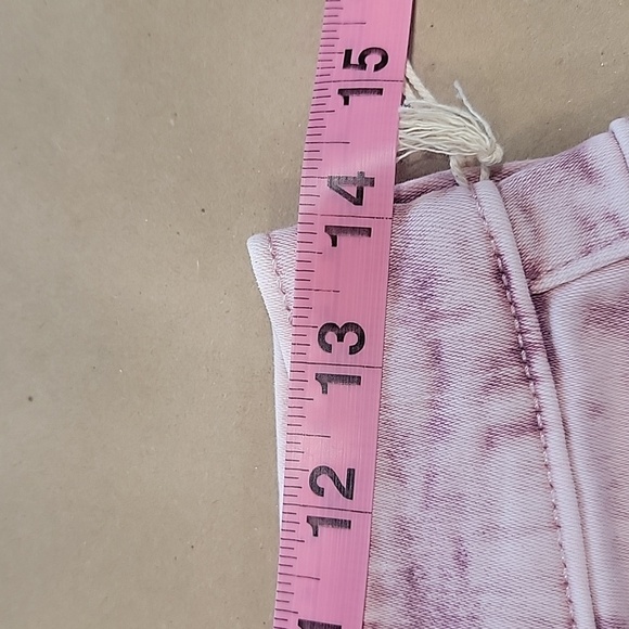 Universal Thread Size 4 /27 Acid Washed Purple High Rise Midi Cutoff Shorts NWOT - Picture 4 of 10